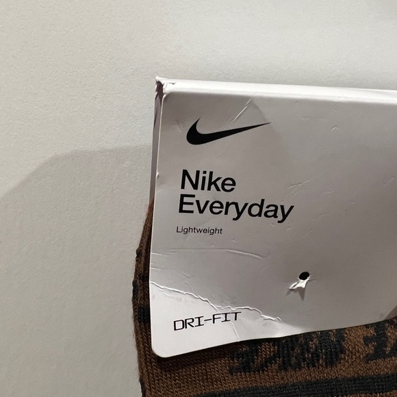 Nike Everyday, Lightweight, No Show Socks, 6 Pack - Picture 5 of 11
